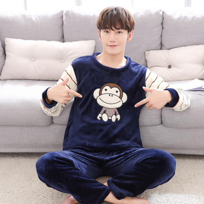 Pijamale din doua piese in mai multe modele pentru barbati si femei