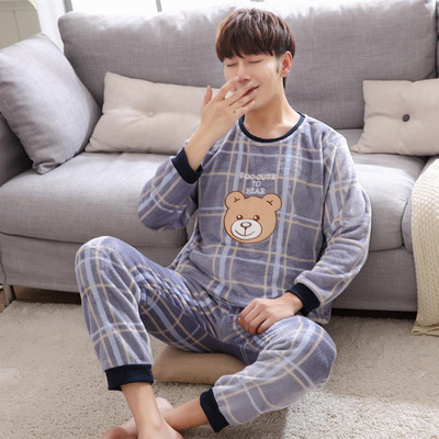 Pijamale din doua piese in mai multe modele pentru barbati si femei