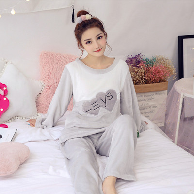 Pijamale din doua piese in mai multe modele pentru barbati si femei