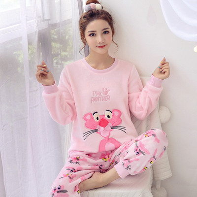 Pijamale din doua piese in mai multe modele pentru barbati si femei