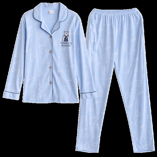 Pijamale de dama stilate cu nasturi in mai multe modele