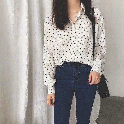 Cămașă modernă de damă în două culori de puncte
