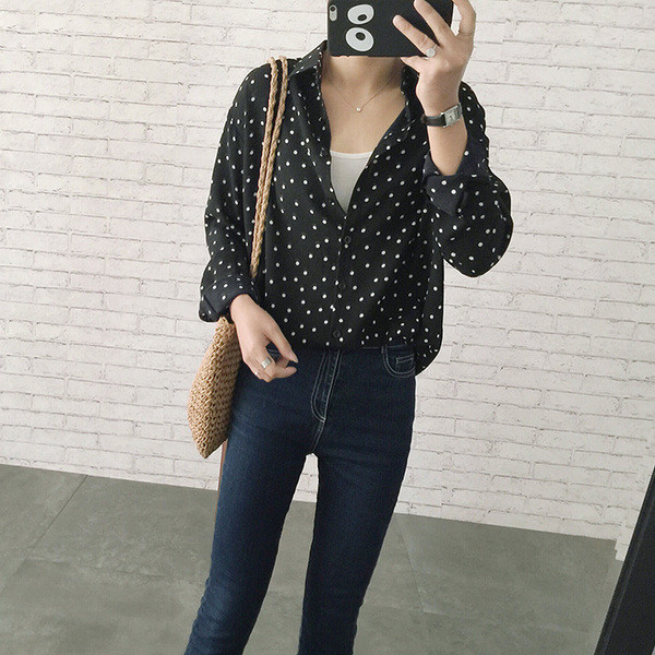 Cămașă modernă de damă în două culori de puncte