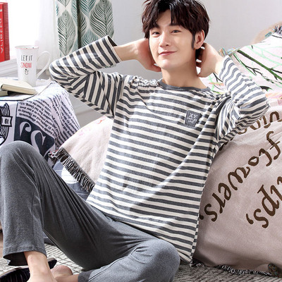 Мъжка пижама в няколко модела с щампа