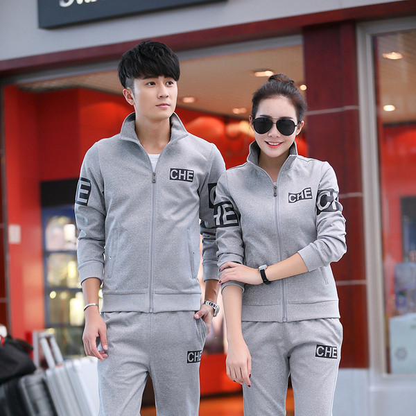 Set sport pentru bărbați cu inscripții în trei culori