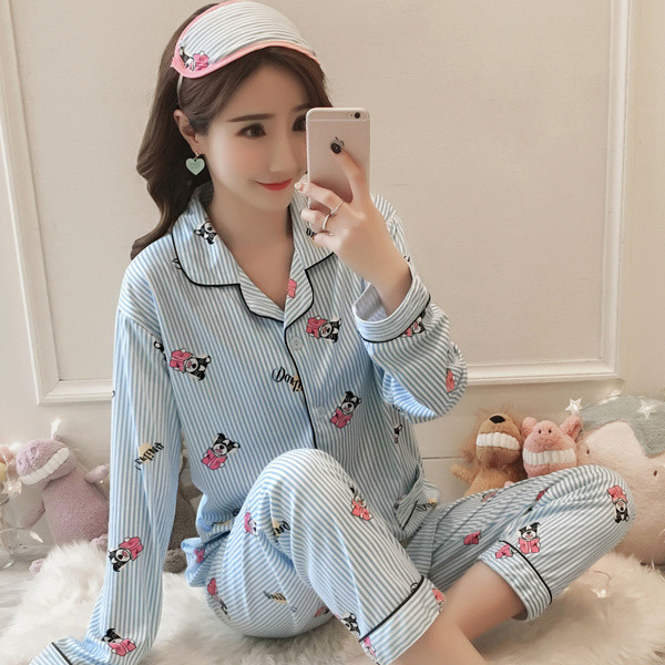 Pijamale de dama moderne cu decolteu in V in mai multe modele