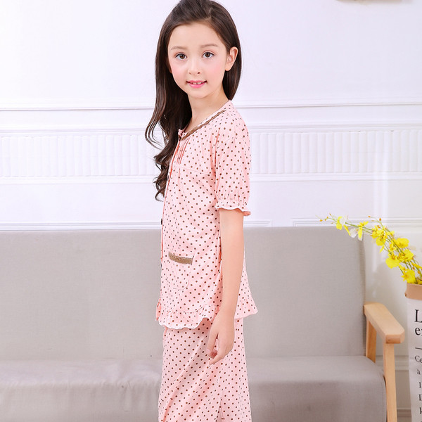 Pijamale moderne pentru copii cu puncte pentru fete