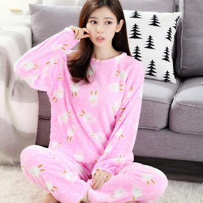 Pijamale de dama moderne cu husa moale in mai multe modele