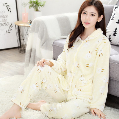 Pijamale de dama moderne cu husa moale in mai multe modele