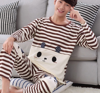 Pijama din doua piese cu aplicatie in mai multe culori