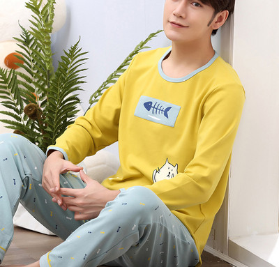 Pijama din doua piese cu aplicatie in mai multe culori