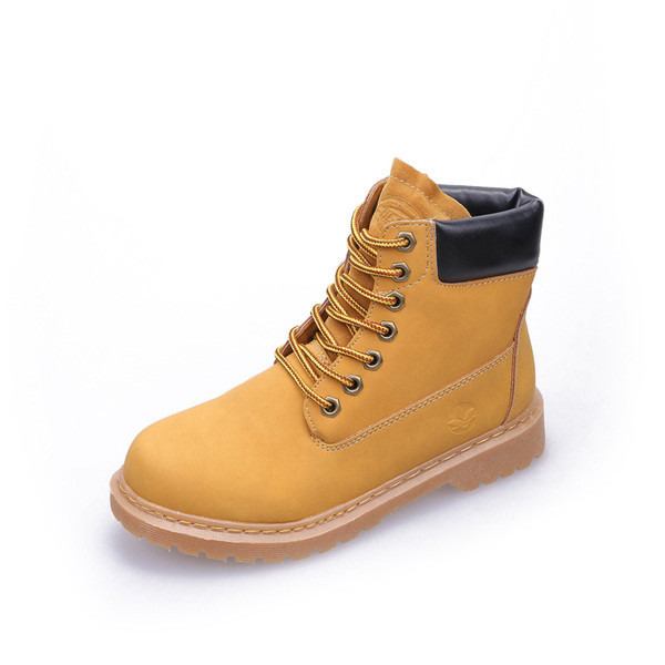 Cizme de dama actuale cu talpa aspra