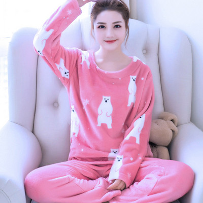 Pijamale de dama cu husa moale in mai multe modele