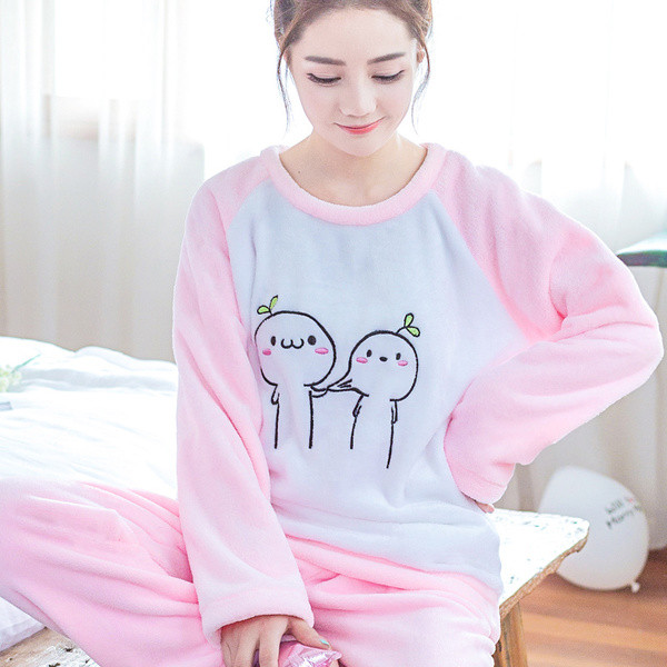 Pijamale de dama cu husa moale in mai multe modele