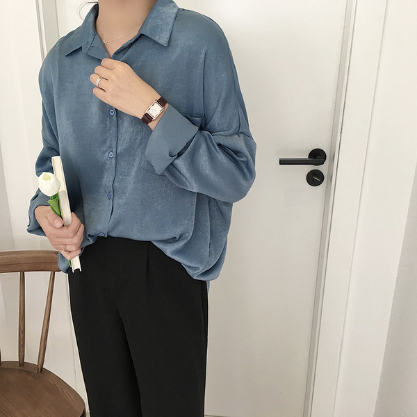 Cămașă de damă din satin cu mâneci lungi