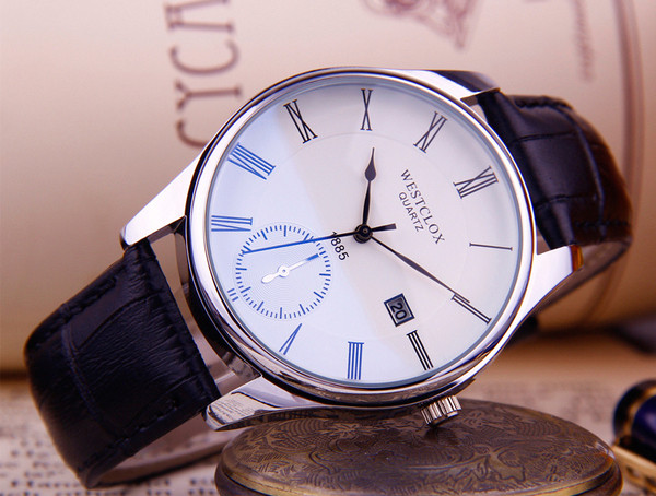 Ceas bărbătesc în mai multe modele potrivite pentru utilizarea de zi cu zi