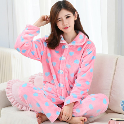 Pijamale de dama cu husa moale cu guler si buzunare in mai multe modele