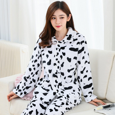 Pijamale de dama cu husa moale cu guler si buzunare in mai multe modele