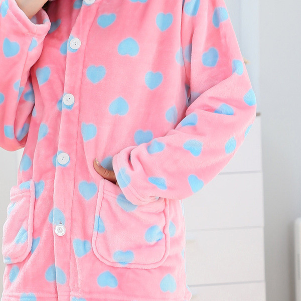 Pijamale de dama cu husa moale cu guler si buzunare in mai multe modele