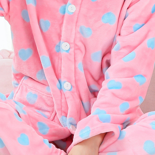 Pijamale de dama cu husa moale cu guler si buzunare in mai multe modele