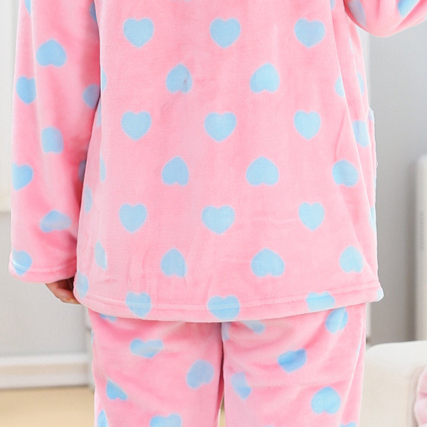 Pijamale de dama cu husa moale cu guler si buzunare in mai multe modele