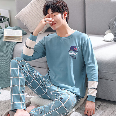 Ανδρικές πιτζάμες σε διάφορα χρώματα και μοτίβα