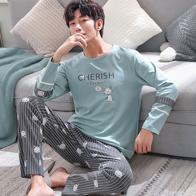 Ανδρικές πιτζάμες σε διάφορα χρώματα και μοτίβα