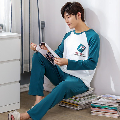 Ανδρικές πιτζάμες σε διάφορα χρώματα και μοτίβα