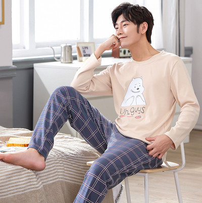 Ανδρικές πιτζάμες σε διάφορα χρώματα και μοτίβα