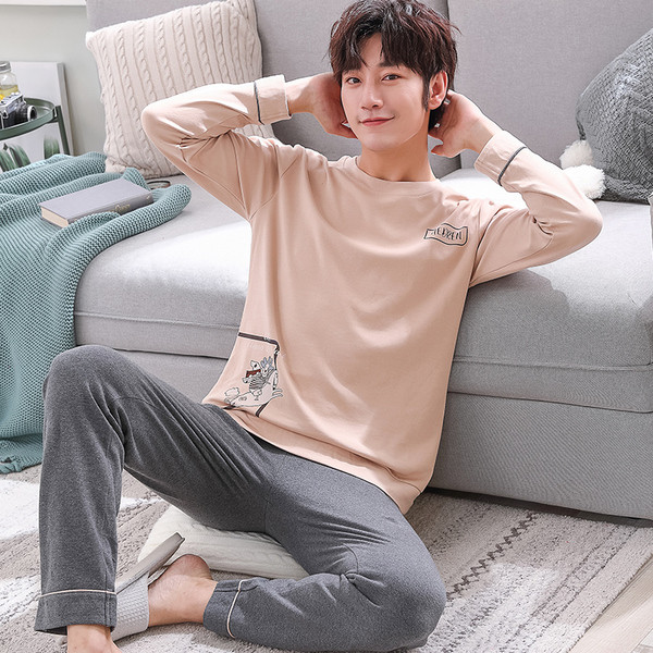 Ανδρικές πιτζάμες σε διάφορα χρώματα και μοτίβα