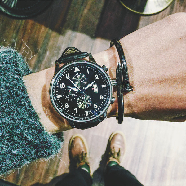 Ceas modern pentru bărbați în două culori