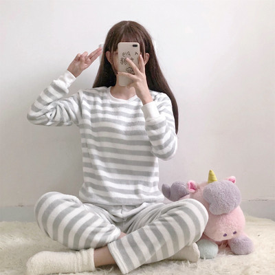 Pijamale de damă cu husă moale în patru culori