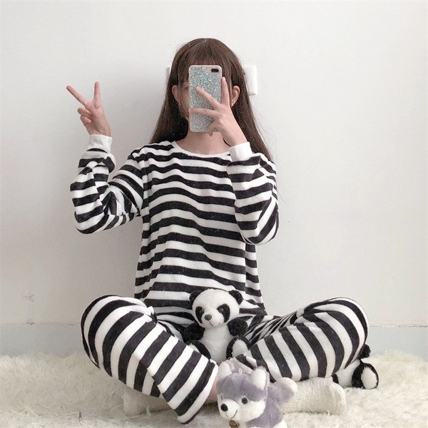 Pijamale de damă cu husă moale în patru culori