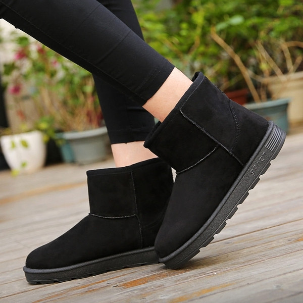 Cizme din piele intoarsa cu talpa in relief in diferite culori