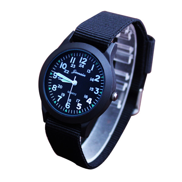 Ceas de bărbați potrivit pentru utilizarea de zi cu zi în mai multe culori