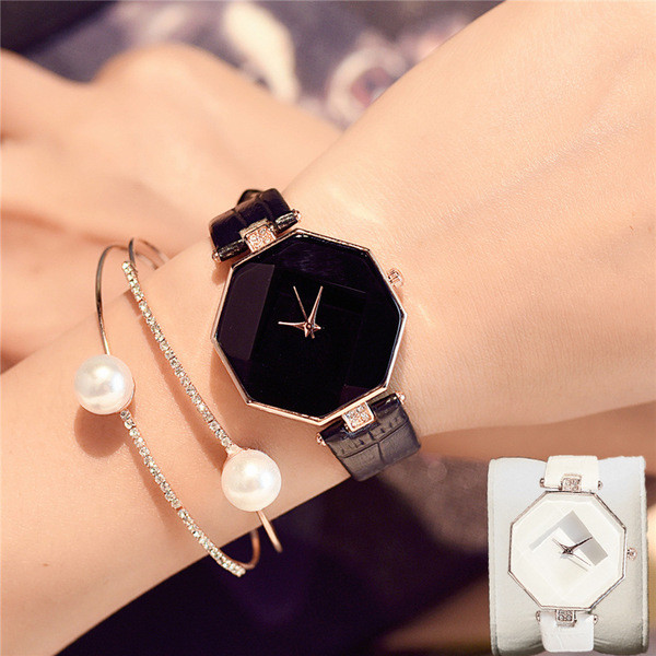 Nappali női karóra bőr szíjjal, négy színben