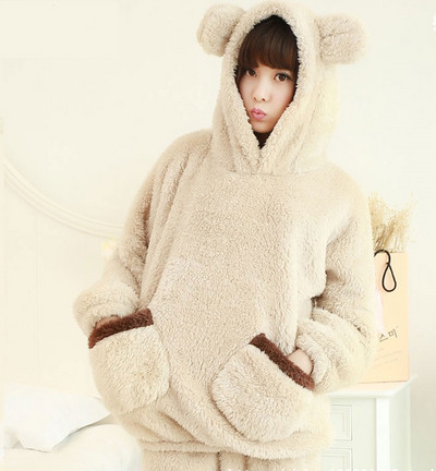 Pijamale moderne pentru femei cu glugă și elemente 3D - mai multe modele