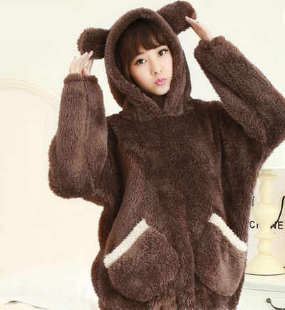 Pijamale moderne pentru femei cu glugă și elemente 3D - mai multe modele