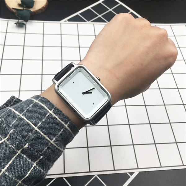 Ανδρικό ρολόι  σε δύο χρώματα με δερμάτινο λουράκι