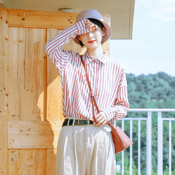 Cămașă casual de damă cu mâneci lungi și dungi roșii și albe