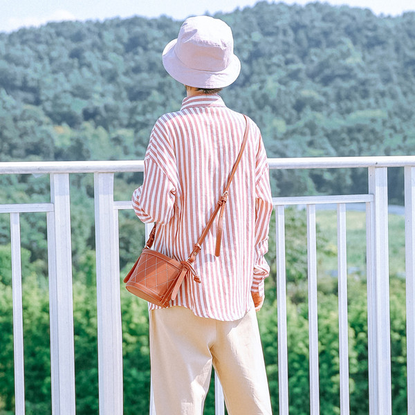 Cămașă casual de damă cu mâneci lungi și dungi roșii și albe