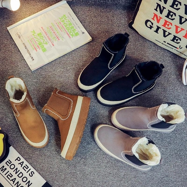 Γυναικείες μπότες  με παχιά σόλα σε τρία χρώματα