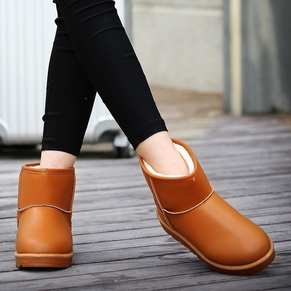 Καθημερινές  γυναικείες μπότες  από οικολογικό δέρμα σε διάφορα χρώματα