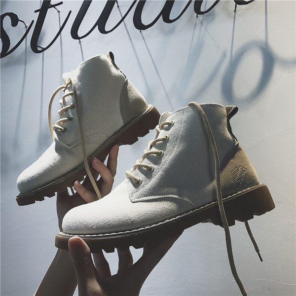 Μοντέρνες γυναικείες μπότες από ύφασμα σε τρία χρώματα