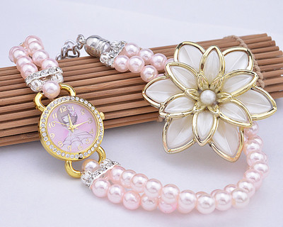 Γυναικείο ρολόι σε τρία χρώματα με μαργαριτάρια και 3D διακόσμηση
