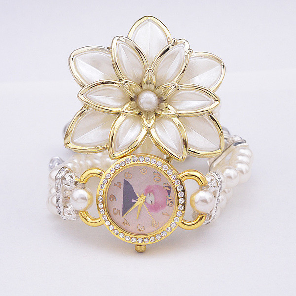 Γυναικείο ρολόι σε τρία χρώματα με μαργαριτάρια και 3D διακόσμηση