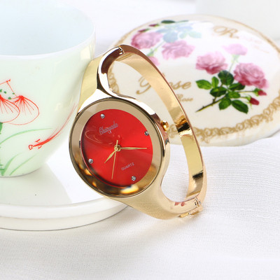 Нежен дамски часовник с кръгла форма в няколко цвята