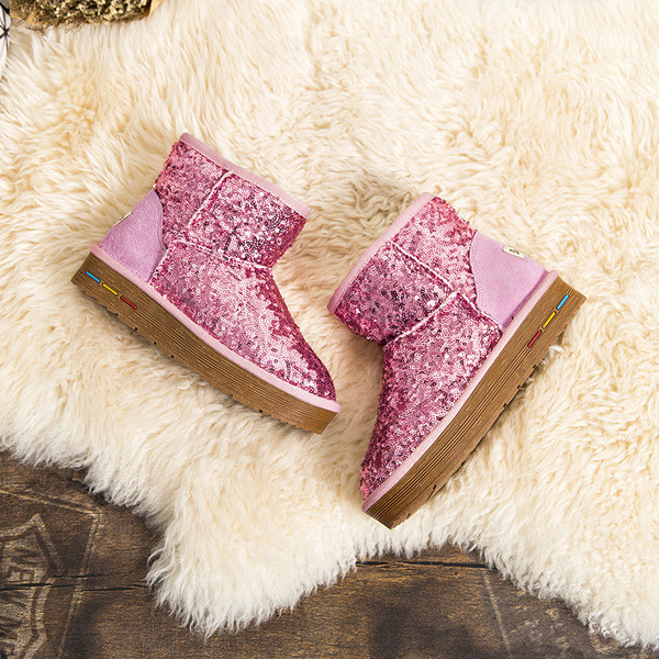 Σύγχρονες γυναικείες μπότεςμε πούλιες σε διάφορα χρώματα