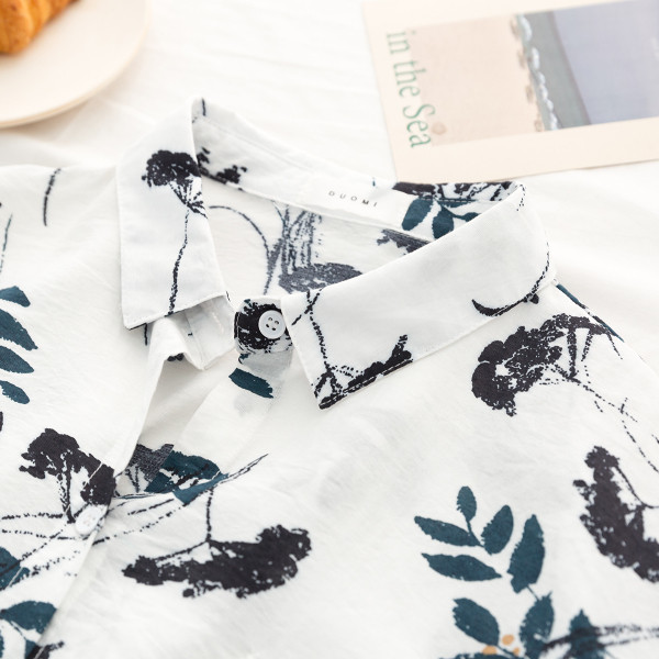 Модерна дамска риза с дълъг ръкав и флорални мотиви