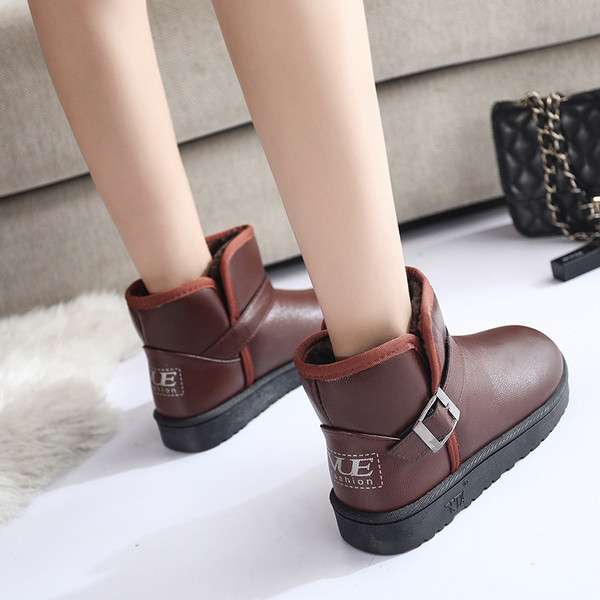 Γυναικείες μικρές μπότες σε οικολογικό δέρμα σε δύο χρώματα